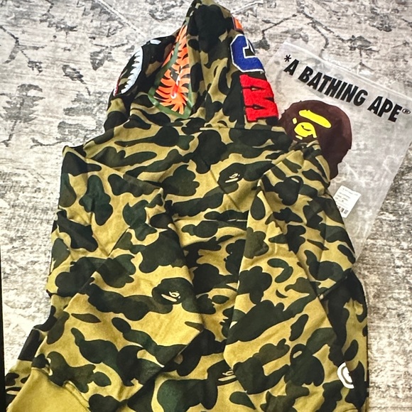 Bape Green Camo Shark Hoodie - Picture 4 of 4